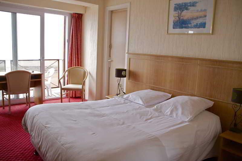 Hotel Des Thermes Et Du Casino Luc-sur-Mer Exterior photo